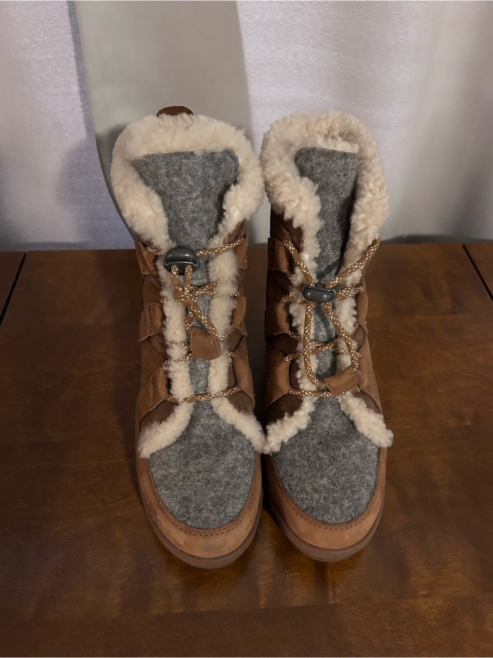 Sorel Women's Brown and Gray Faux-Shearling Lace-Up Winter Boots
